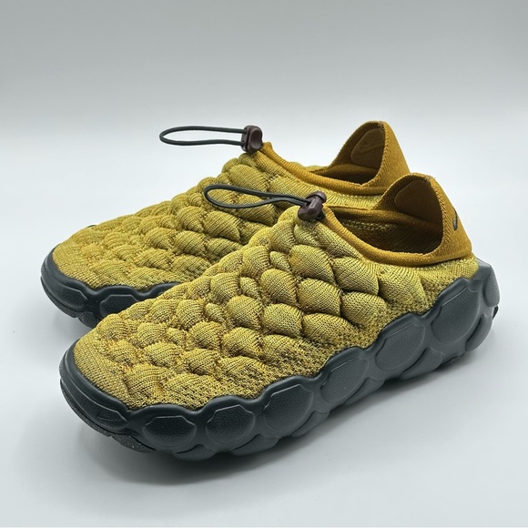 Women’s Nike Sz 6.5, 7Flyknit Haven FD2148 700 Slipon Sneaker Trainer Sports New - Picture 2 of 14